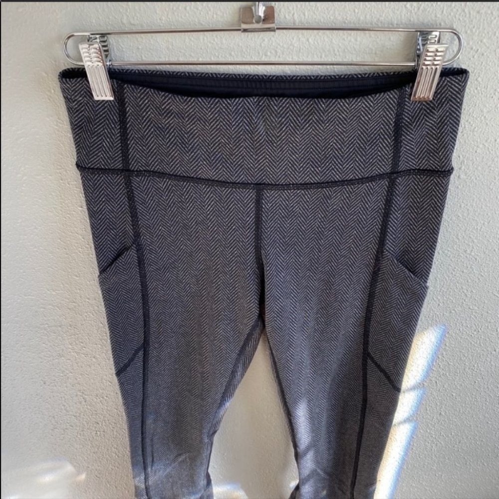 NWOT Lululemon Speed Tight Crop Giant Herringbone - Picture 4 of 12